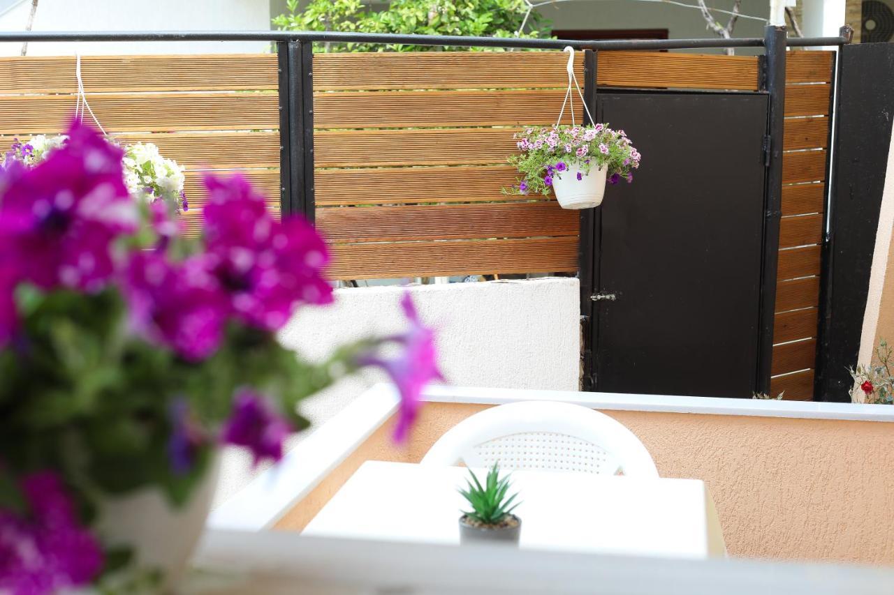 Vila Feliz - Premium Rooms With Free Private Parking Vlorë Buitenkant foto